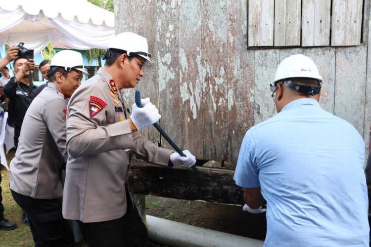 Polda Kaltara Gelar Bedah Rumah di Desa Gunung Sari, Wujud Kepedulian pada Hari Bhayangkara ke-80