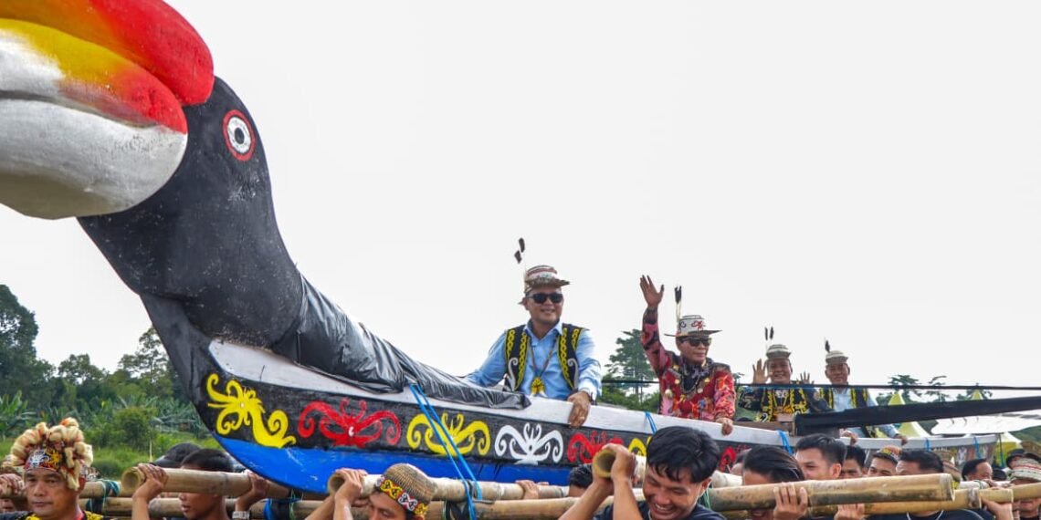 Gubernur Ajak Generasi Muda Jaga Nilai Budaya Dayak Kenyah Temengang Iwan