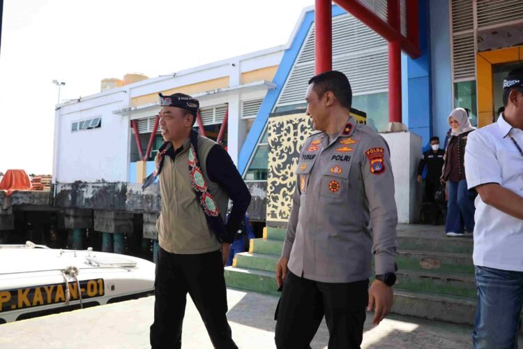 Wakapolda Kaltara Sambut Kedatangan Kapolda Baru di Bandara Juwata Tarakan