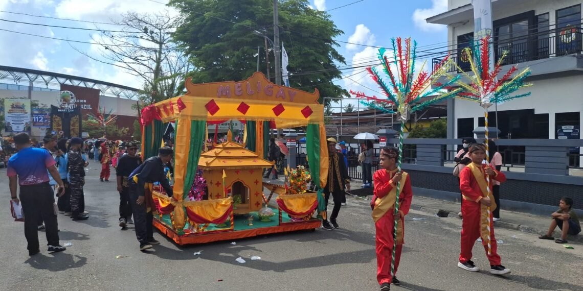 Ribuan Peserta Meriahkan Pawai Budaya Iraw Tengkayu XV, Antusiasme Warga Tetap Tinggi