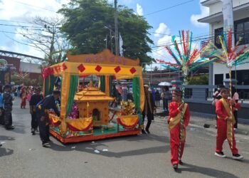 Ribuan Peserta Meriahkan Pawai Budaya Iraw Tengkayu XV, Antusiasme Warga Tetap Tinggi