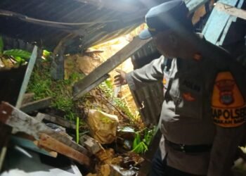 Korban Longsor di Selumit Terima Bantuan, Polisi Imbau Warga Tetap Waspada