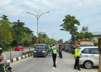Polresta Bulungan Atur Arus Lalu Lintas di SPBU Sengkawit Saat Jam Sibuk