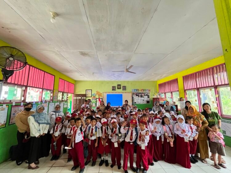Cegah Bullying Sejak Dini, Sat Binmas Polresta Bulungan Edukasi Siswa Baru SDN 012 Tanjung Selor