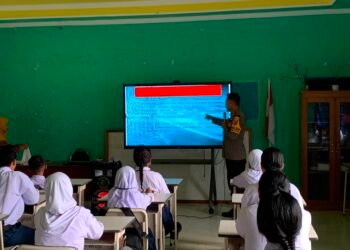 Kapolsek Tanjung Palas Utara Tanamkan Kesadaran Tertib Berlalu Lintas kepada Siswa Baru