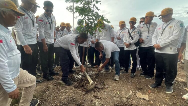 Bibit Tanaman dari 74 Desa Lengkapi Kebun Raya Bundayati