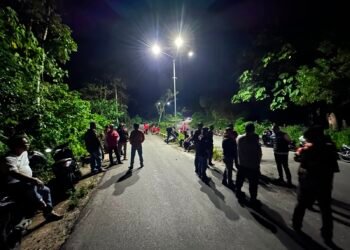 Polisi dan Ormas Patroli Gabungan Pascadugaan Begal di Gunung Selatan