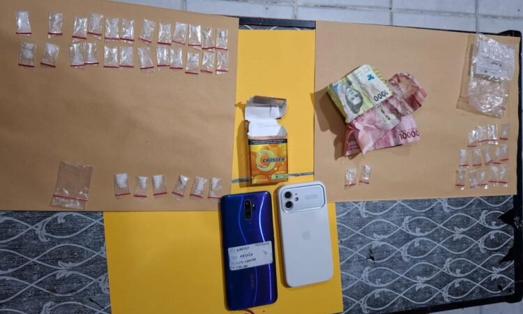 Atensi Satresnarkoba, AJ Diamankan Bersama Belasan Paket Sabu