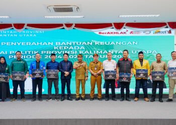 Bantuan Keuangan Parpol Diserahkan, Gubernur Ajak Bangun Demokrasi yang Lebih Berkualitas 