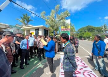 PMII Geruduk Kejari Tarakan, Pertanyakan Tiga Perkara