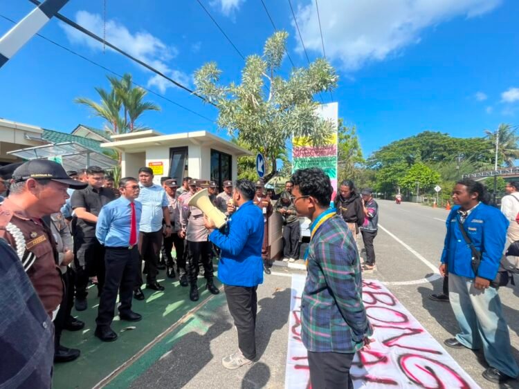 PMII Geruduk Kejari Tarakan, Pertanyakan Tiga Perkara
