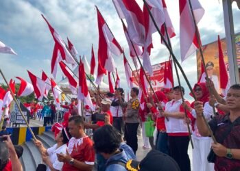 Ribuan Warga Ikuti Gerakan Pembagian Bendera Merah Putih, Polresta Bulungan Siagakan Personel 