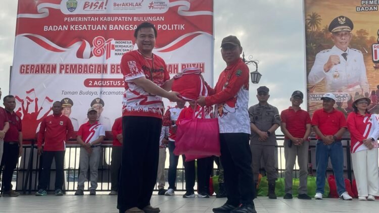 Ribuan Bendera Merah Putih Dibagikan, DPRD Bulungan Ajak Warga Ikut Berpartisipasi