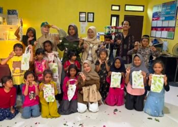 Mahasiswa KKN USK Kenalkan Eco Print, Anak-anak Gampong Cut Langien Belajar Cintai Lingkungan