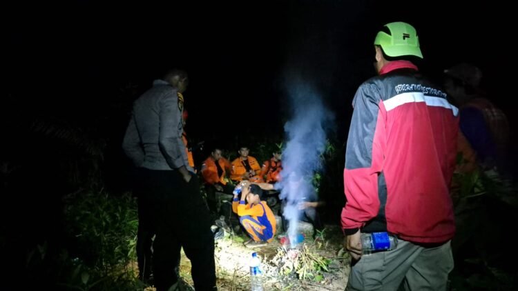 Tiga Warga Tersesat di Bukit Kabut Ditemukan Selamat