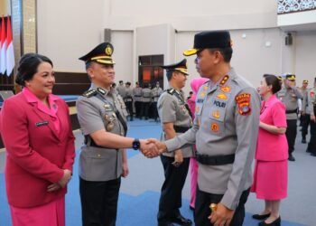 Kapolda Kaltara Pimpin Upacara Serah Terima Jabatan Karo SDM Polda Kalimantan Utara