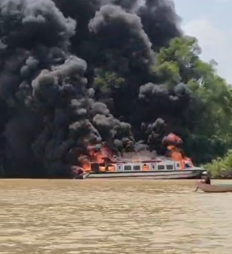 BREAKING NEWS: Speedboat Rute Tanjung Selor–Tarakan Terbakar, Kondisi Penumpang Belum Diketahui