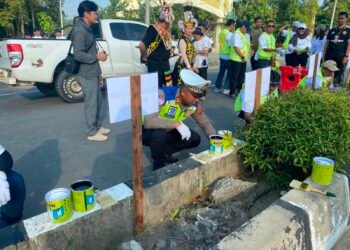 Median Jalan Sengkawit Diperbarui, Satlantas Polresta Bulungan Terlibat Penataan
