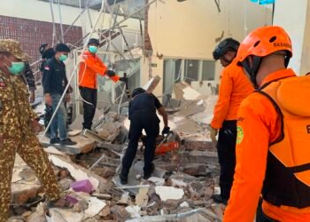 Gempa Flores Tewaskan 40 Orang, Operasi SAR Masih Berlangsung