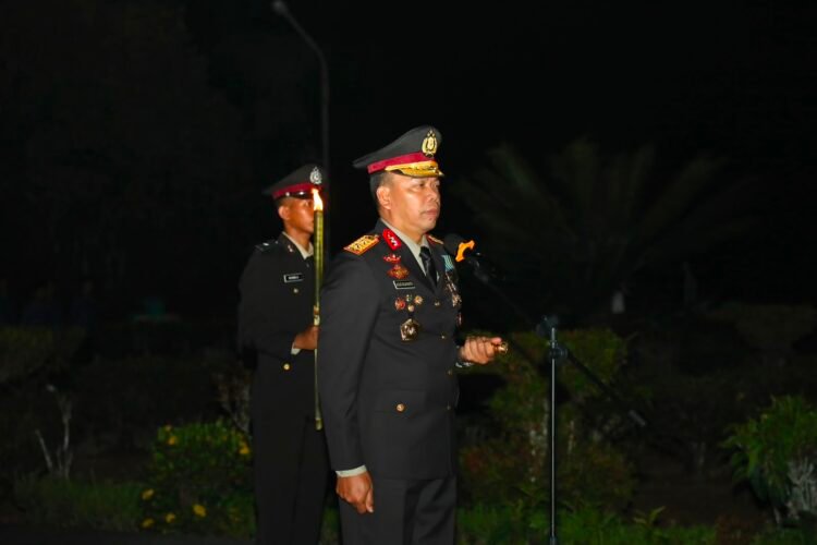 Sambut HUT RI Ke-81, Kapolda Kaltara Pimpin Upacara Ziarah Kehormatan Di Makam Pahlawan Dan Kenang Jasa Para Pahlawan