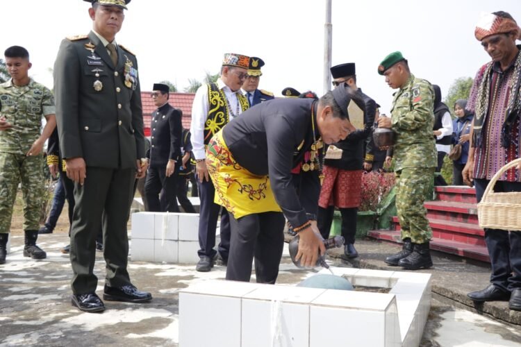 Ziarah TMP Telabang Bangsa, Gubernur Ajak Generasi Muda Jaga Semangat Pahlawan 