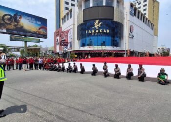 Merah Putih Berkibar di Simpang Empat GTM, Oi Tarakan Pisahkan Kritik dan Simbol Negara