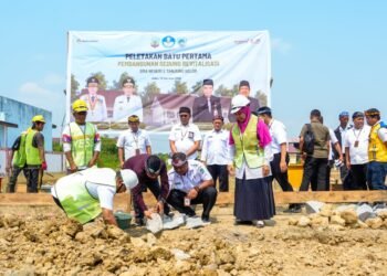 Gubernur Letakkan Batu Pertama Revitalisasi SMAN 2 Tanjung Selor