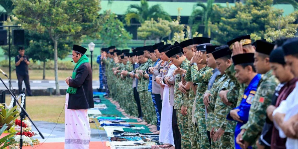 Kemarau Melanda Kaltim-Kaltara, TNI-Polri dan Warga Salat Istisqa