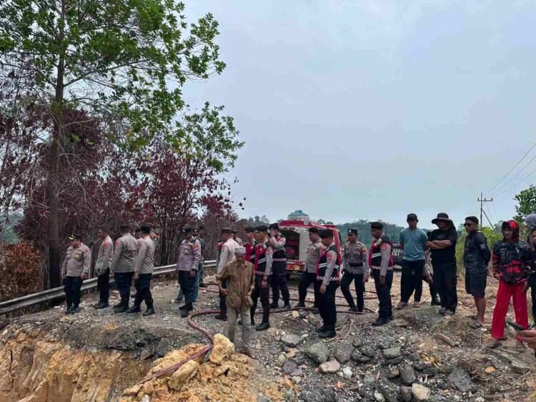 Kapolres Tarakan Tinjau Titik Api Batu Bara di Pantai Amal