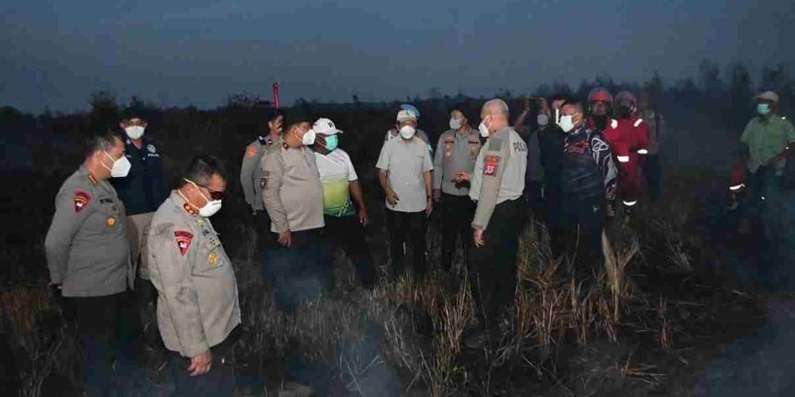 Inovasi Gambut dan Berbagai Upaya Hentikan Bara Karhutla, Kapolda Kalsel Turun Langsung