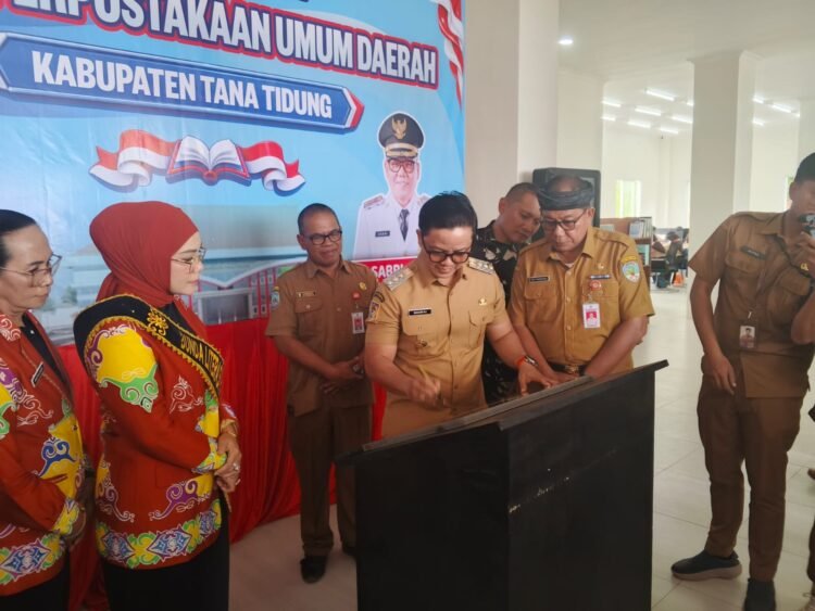 Ibrahim Ali Minta PAUD hingga SMP Rutin Berkunjung ke Perpustakaan