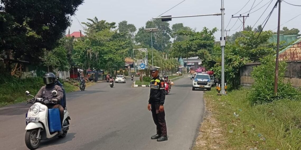 Solar Tumpah Sepanjang 70 Meter di Aki Balak, Satu Pengendara Jatuh