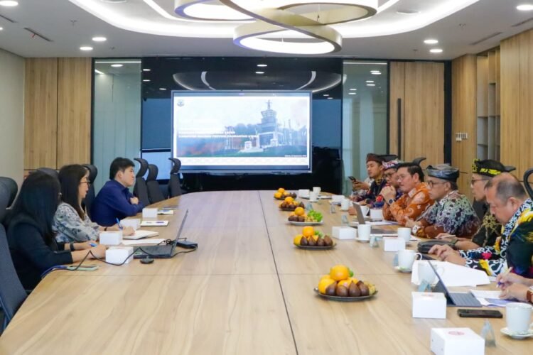 Wagub Bahas Percepatan Akses Jalan Menuju Apau Kayan 