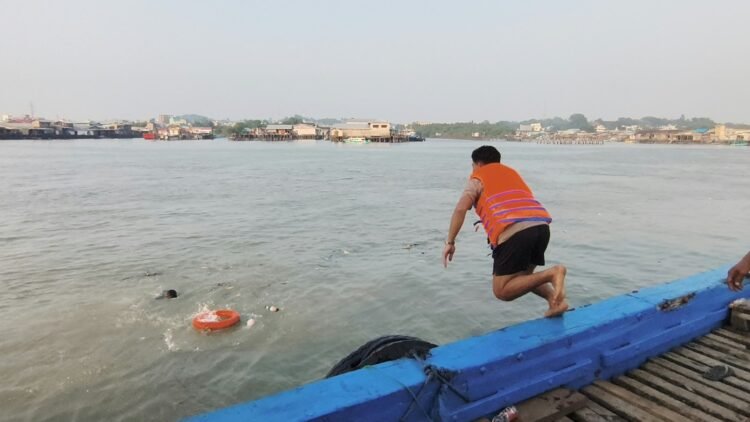 Simulasi di Tengkayu I Uji Kesiapan Awak Kapal Hadapi Keadaan Darurat