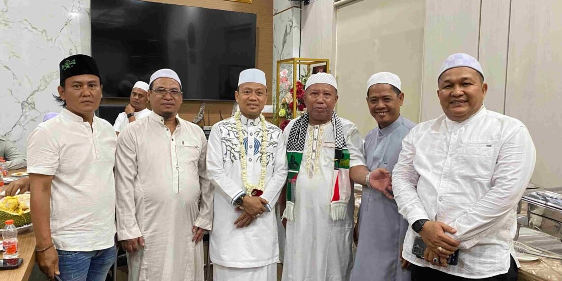 Ustaz H Das’ad Latif Hadiri Tabligh Akbar, Camat Sambutan Apresiasi Dukungan JBSM