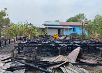 Kebakaran Hanguskan Dua Rumah Dinas Guru di Desa Antutan