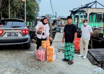 Rahmawati Bantu 32 Warga Terdampak Kebakaran di Karang Rejo