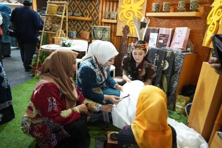 Rahmawati Buka Peluang Kriya Kaltara Dikenal di Pasar Nasional