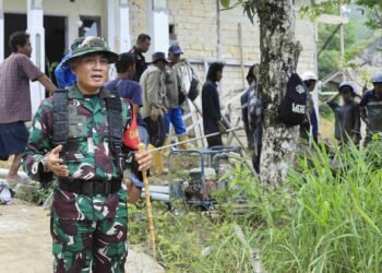 TNI Manunggal Air di Kampung Satu Skip, Dandim Minta Warga Rawat Sumur Bor Bersama