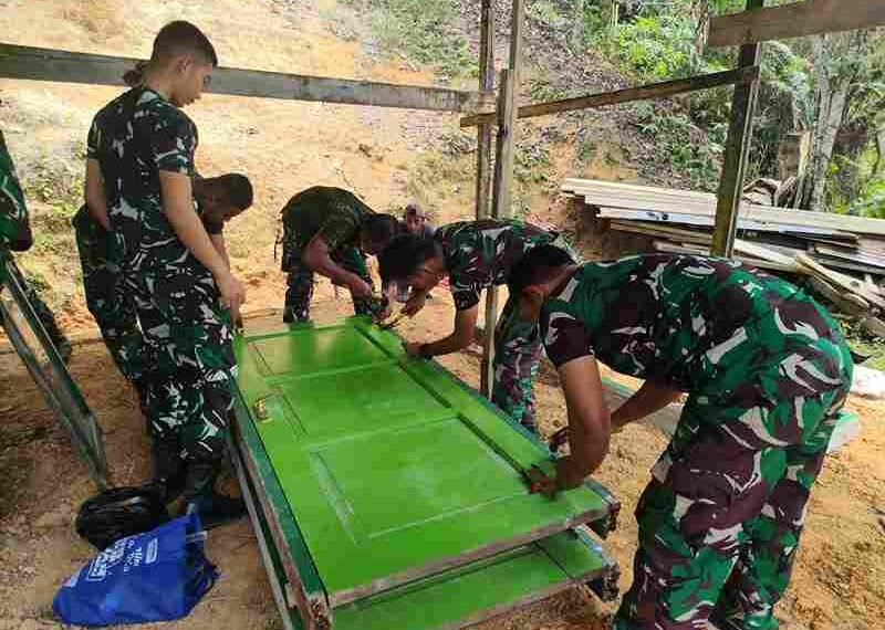 Pondok Kebun Rusak Tak Layak Huni, Satgas TMMD Tarakan Bantu Bangun Rumah Sudirman