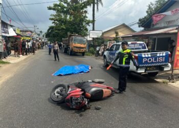 Dahului Truk, Pengendara Mio Soul Kehilangan Kendali hingga Tewas