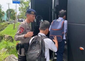 Brimob Bus Gratis Antar Jemput Pelajar SMPN 2 Tanjung Selor, Wujud Kepedulian kepada Generasi Muda