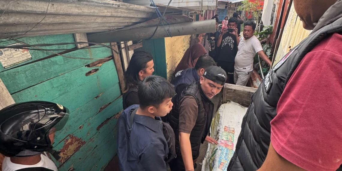 Polisi Geledah Rumah Sebengkok, Sita 30 Paket Diduga Sabu
