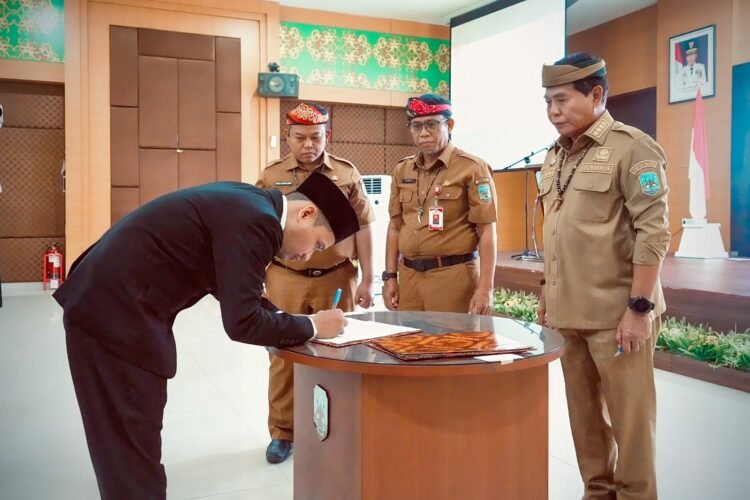 Gubernur Lantik Lima Dewan Pengawas RSUD dr. H. Jusuf SK
