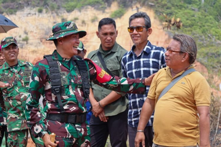 TMMD ke-130 Kodim 0907/Tarakan Libatkan 150 Warga, Gotong Royong Buka Jalan di Tanjung Batu