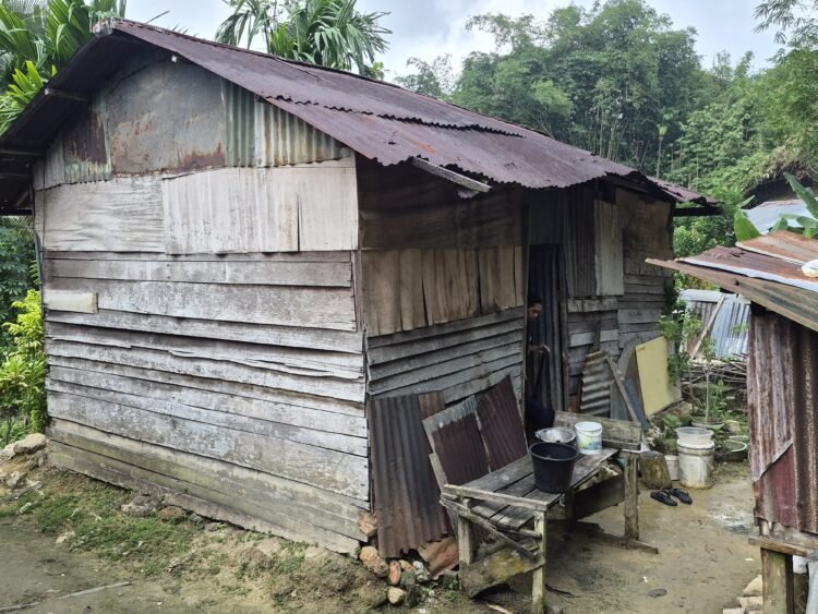 TMMD ke-130 Sasar Perbaikan Rumah, Kristina Menanti Hunian Lebih Layak
