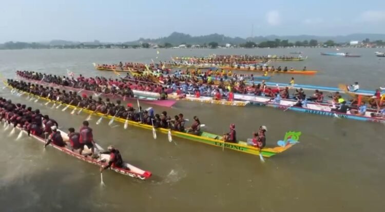 Festival Sungai Kayan Satukan Pedayung Kaltara dan Kaltim
