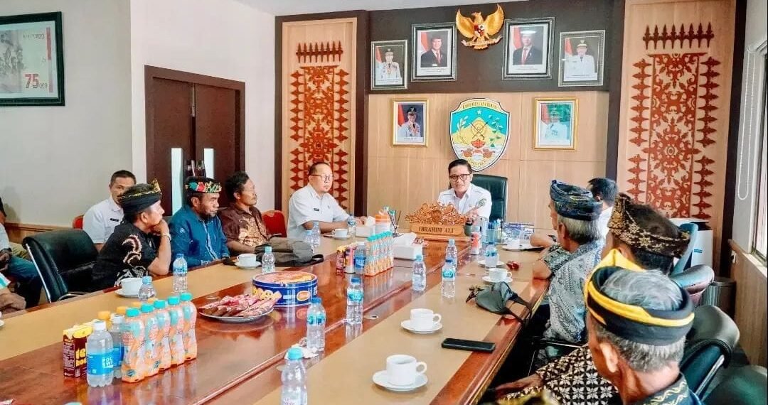 Ibrahim Ali Tampung Aspirasi Tokoh Masyarakat Desa Atap   