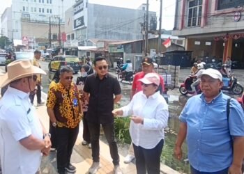 Pemprov Kaltara Bersihkan Drainase Jalan Gajah Mada, Pemkot Siapkan Normalisasi