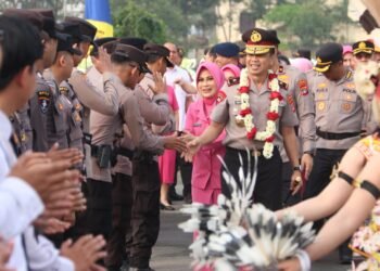 Polda Kaltara Sambut Hangat Kedatangan Kapolda Brigjen Pol. Andi Syahriful Taufik Beserta Ketua Bhayangkari Daerah Kaltara